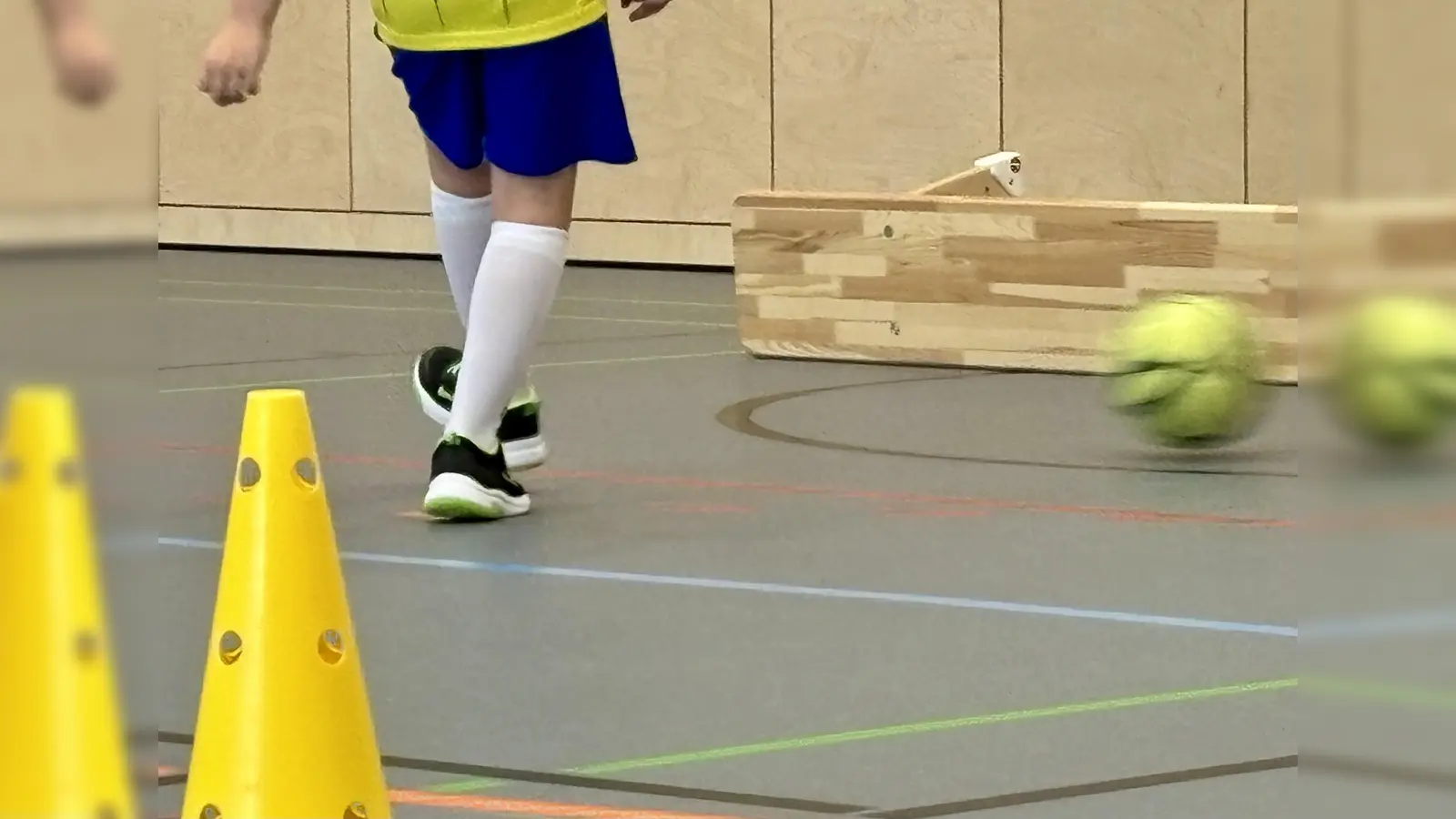 „Die EM spielt eine große Rolle. Wir wollen diese Begeisterung mitnehmen. Fußball soll das Gemeinschaftsgefühl stärken und Lust auf Bewegung machen”, sagte die Schulleiterin Claudia Jarosch. (Foto: Ulrike Seiffert)