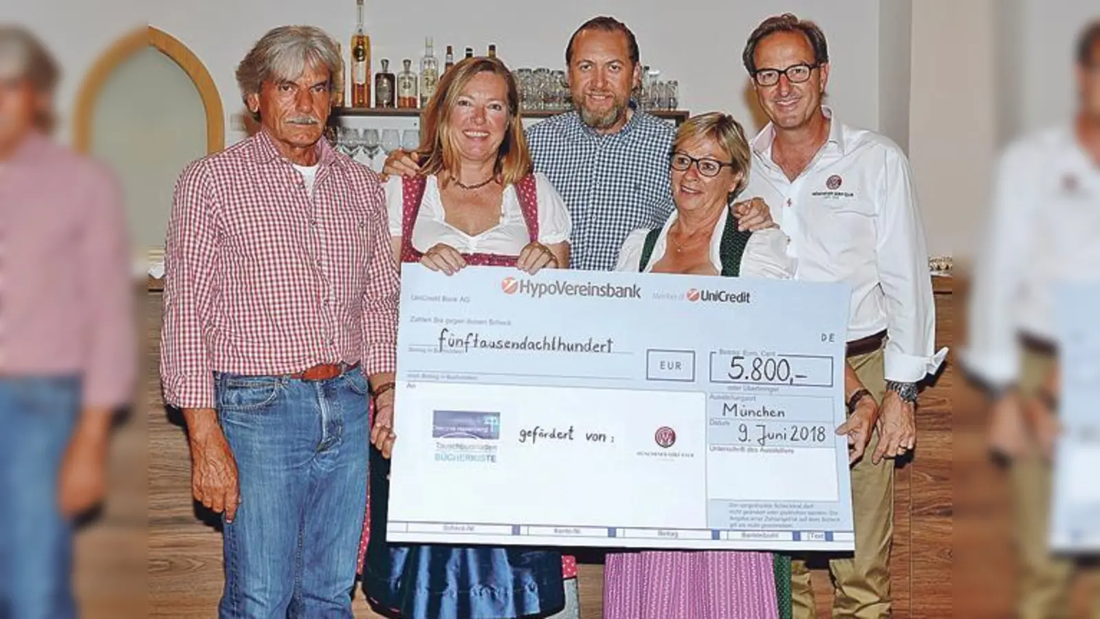 Nicht nur beim gewonnen Golfturnier wird gejubelt: Die Golfer spendeten einen vierstelligen Betrag. 	 (Foto: privat)