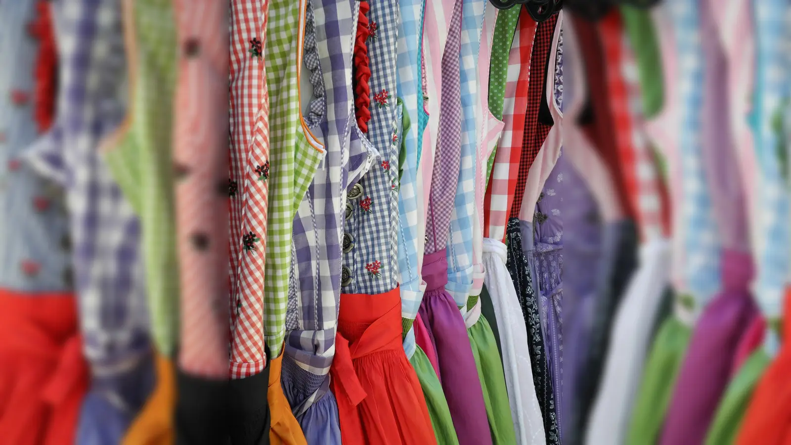 Trachten sind in der Klawotte jetzt reduziert. Schnell sein lohnt sich. (Foto: oh)