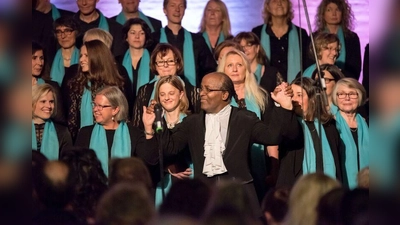 Der Munich Mass Choir singt unter der Leitung von Michael Flannagan. (Foto: VA)