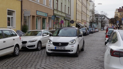 Die Volkartstraße soll zwischen Nymphenburger Straße und Frundsbergstraße nur noch in eine Richtung befahrbar werden. (Foto: Beatrix Köber)