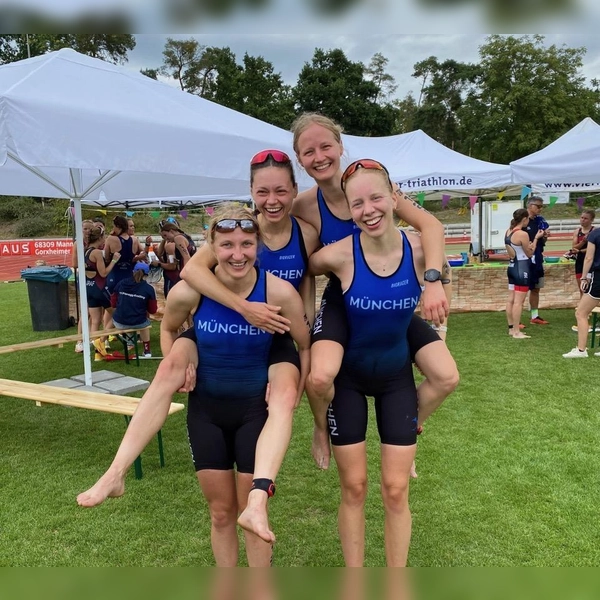 In der 2. Bundesliga etabliert: Das Frauen-Team mit (von links) Heloise Albot, Svenja Staehr, Lara Kunze und Greta Scholz. (Foto: München Road Runners Club e. V.)