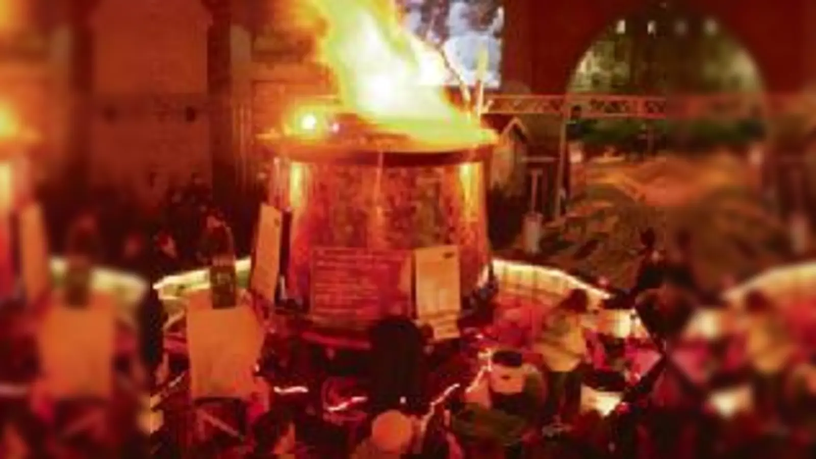 Am Silvesterabend sind alle  ob groß, ob klein, ob alt, ob jung  herzlich dazu eingeladen, bis 3 Uhr nachts auf ein neues und erfolgreiches Jahr anzustoßen.	 (Foto: Kessel GbR)