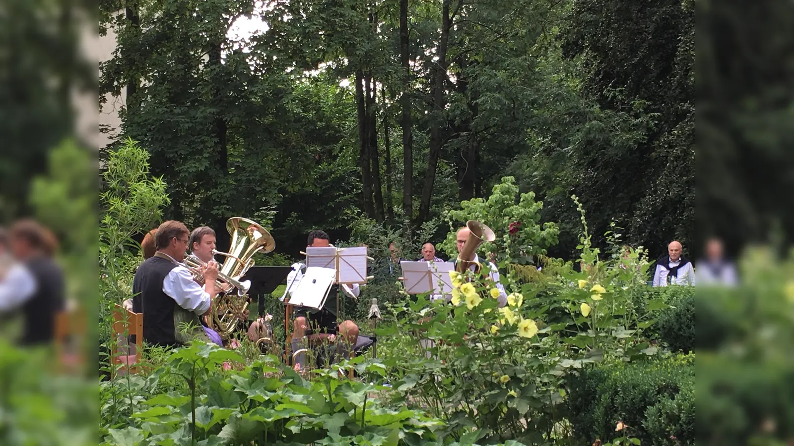 Die Blechmucer spielen am 19. Juni im Rosengarten im Behrpark in Berg am Laim. (Foto: VA)