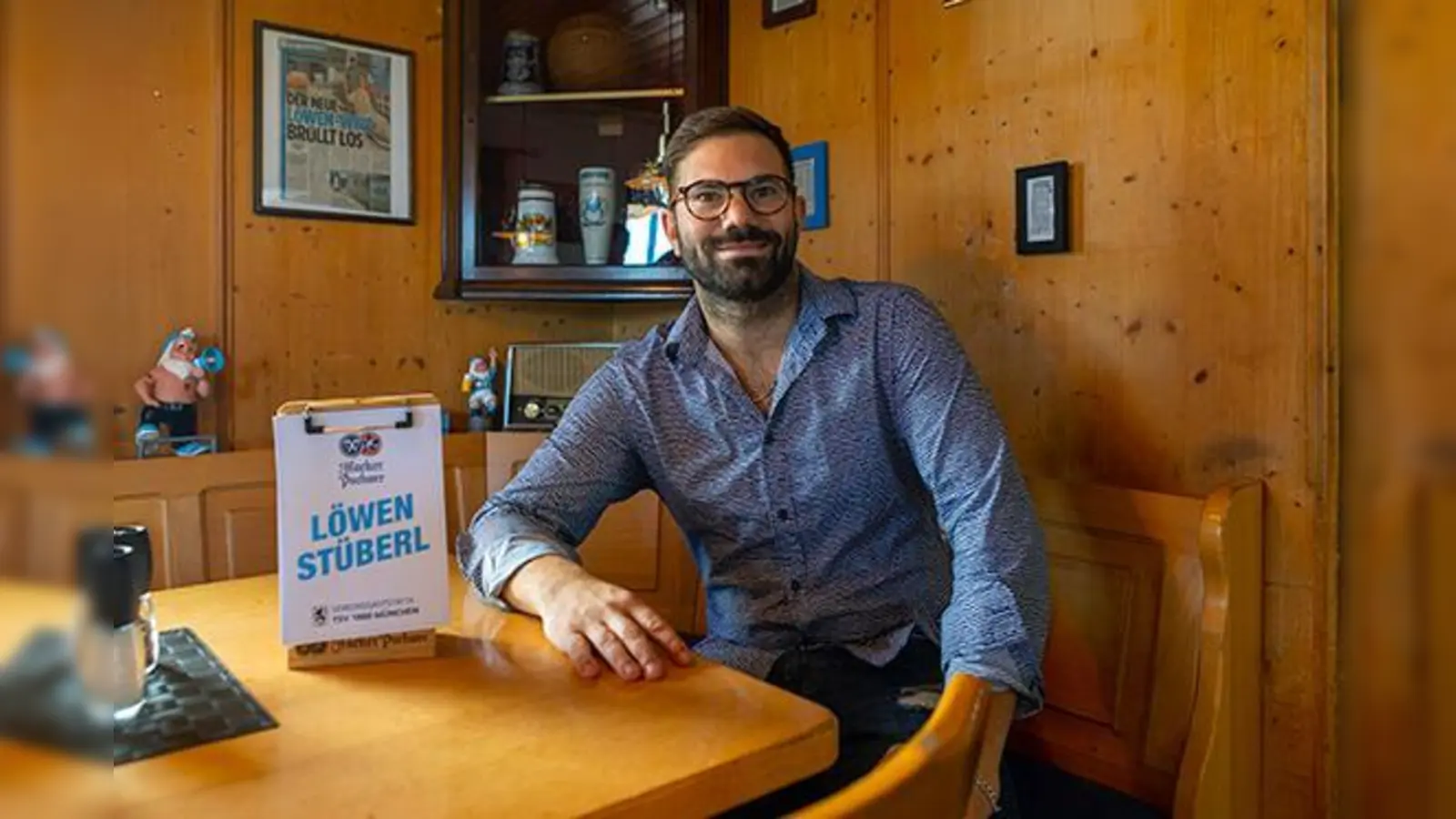 Wirt im Löwenstüberl: Benedikt Lankes.  (Foto: Anne Wild)
