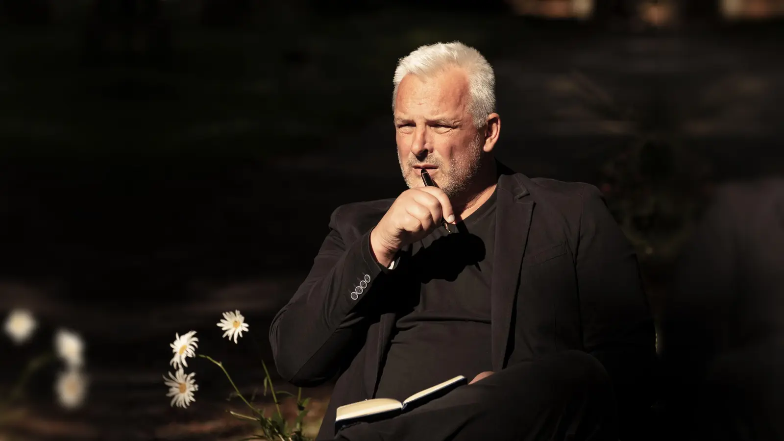 Martin Arz, Verfasser zahlreicher Münchener Kriminalromane, berichtet vom Schreiballtag.  (Foto: Alexander Deeg)