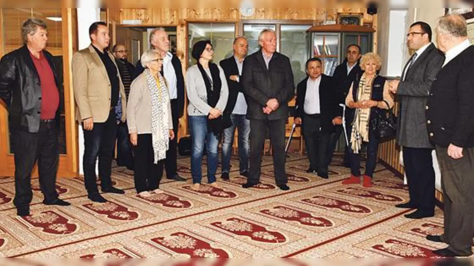 Eine 15-köpfige Delegation der CSU Hallbergmoos-Goldach besuchte vor kurzem die Moschee im Birkenweg.			 (Foto: CSU Hallbergmoos-Goldach)