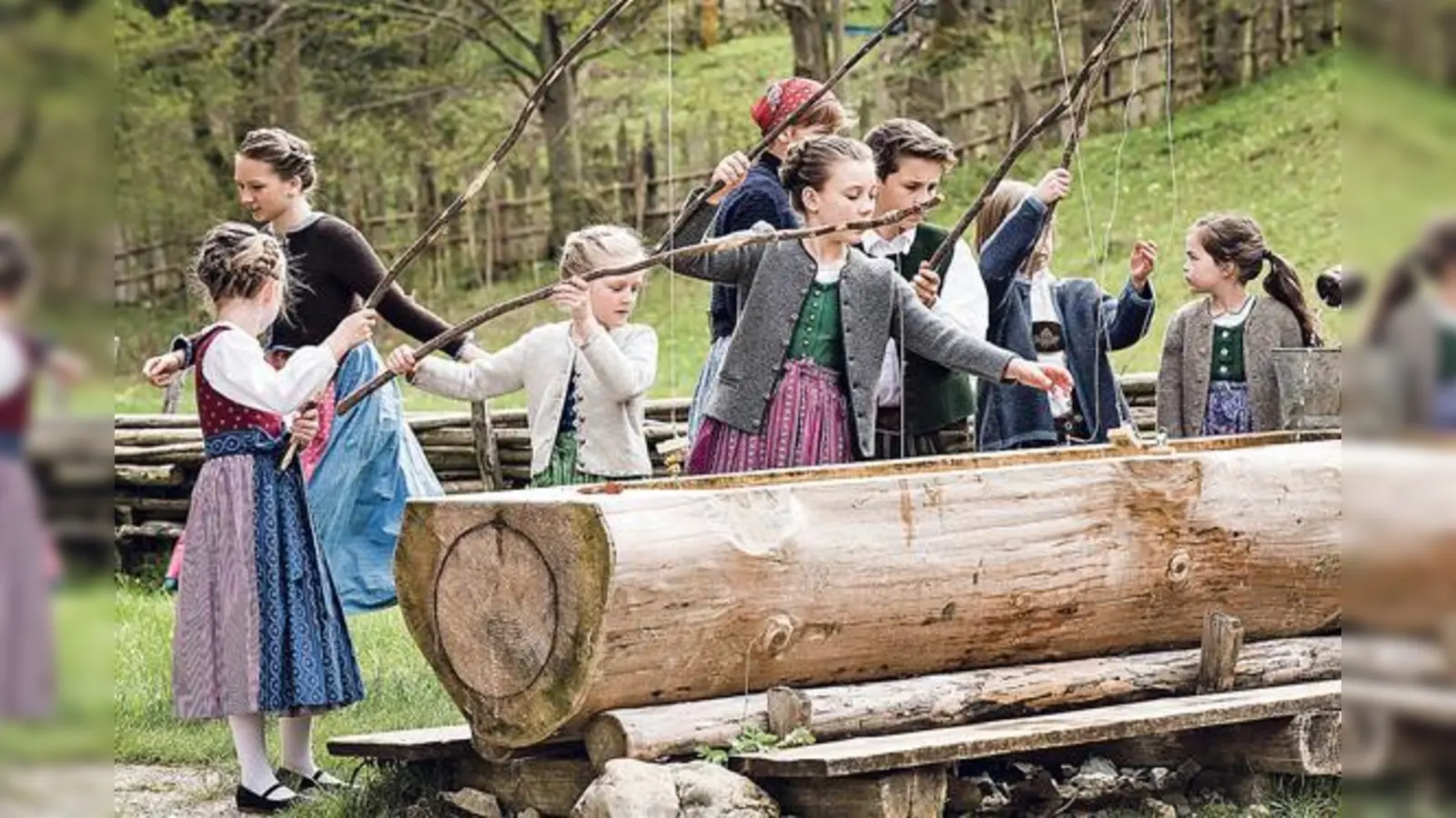 Kinder spielen gern am Brunnen im Museumsdorf. 	 (Foto: Benjamin Kaufmann)