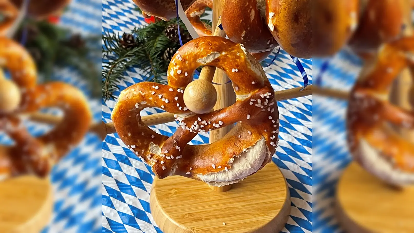 Gemeinsam besuchen die ASZ-Teilnehmer einen Biergarten. Zeit zum Ratschen und Genießen gibt es hier. (Foto: hw)