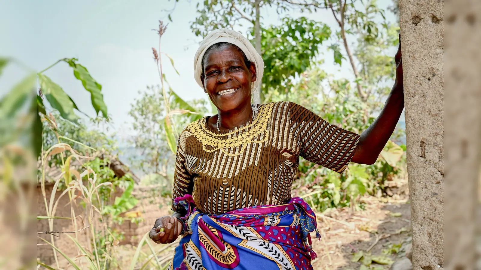Drocella Mukantagara, 66 Jahre, kann nach der OP am Grauen Star wieder sehen. (Foto: Iris Bothe)