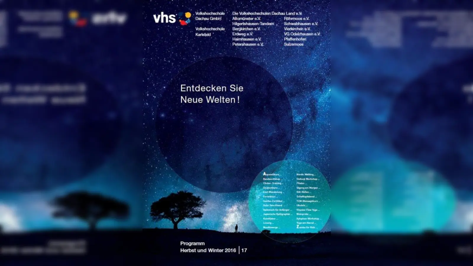 Das aktuelle Programmheft der vhs Karlsfeld liegt an vielen Stellen in der Gemeide aus. Das Programm ist zudem auch online abrufbar. (Foto: pi)