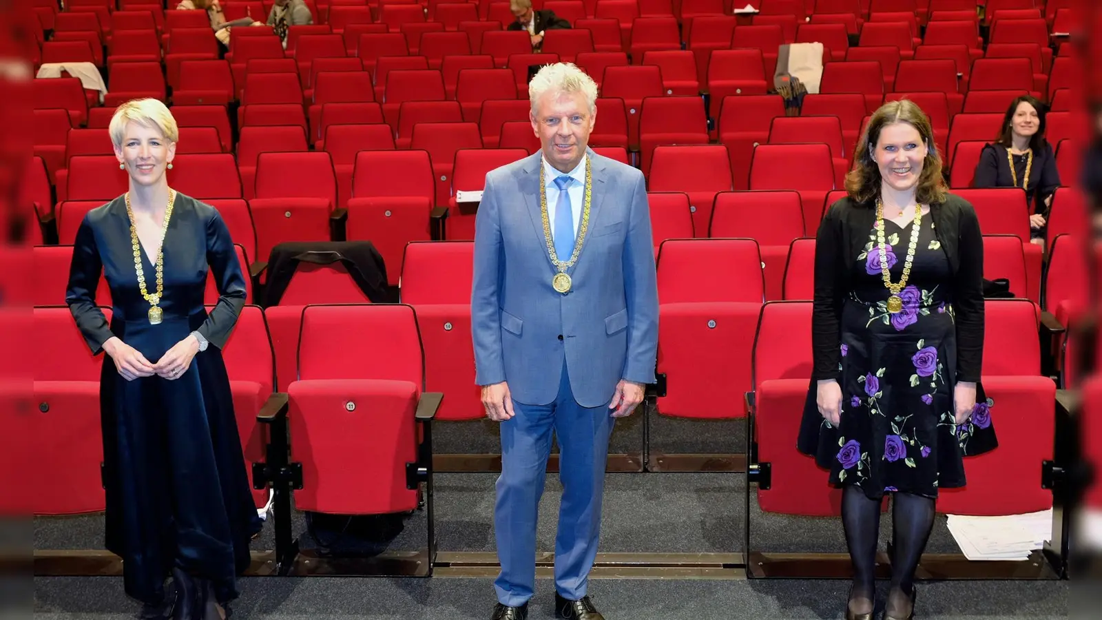 Die neue Stadtspitze: 2. Bürgermeisterin Katrin Habenschaden, 1. Bürgermeister Dieter Reiter und 3. Bürgermeisterin Verena Dietl (v.l.). (Foto: Robert Bösl)