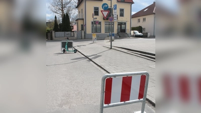 Gähnende Leere: Recht verloren steht ein einziger E-Scooter in der noch neuen „GAF” an der Grünbauerstraße. (Foto: job)