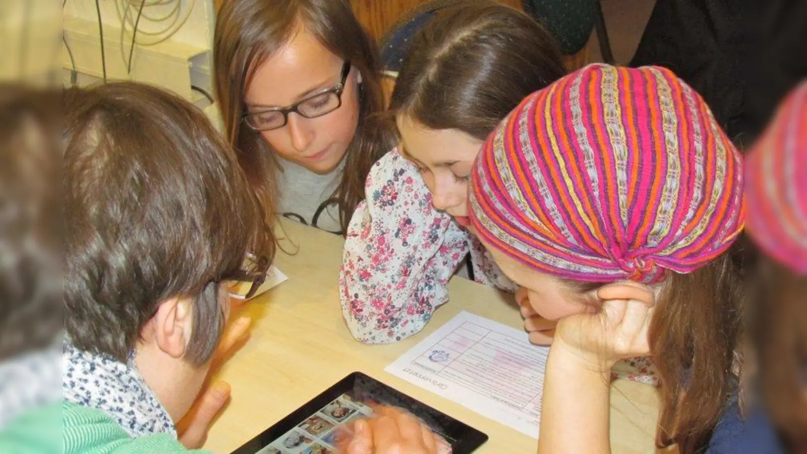 Instagram, WhatsApp und Co. sicher und überlegt nutzen, ohne ungewollt private Details zu verraten. (Foto: KJR)