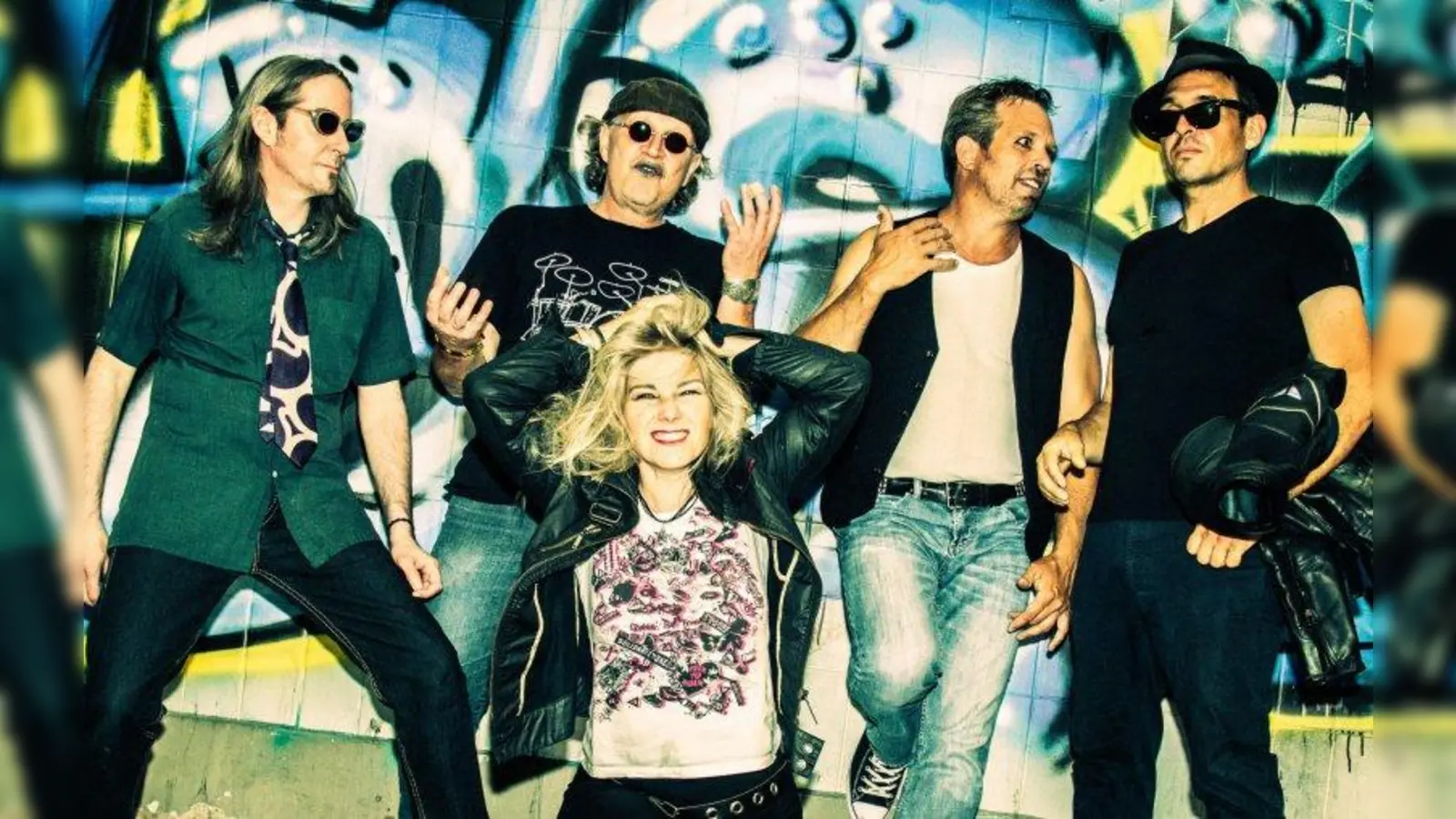 Die „Ideal-Hagen Tribute Band“ spielt live im Kulturkeller! Im Bild die Bandmitglieder von links: Martin Bischof (Keyboard), Tommy Gillhuber (Schlagzeug), Anja Quast (Gesang), Andi Hubert (Bass) und Dirk Olbrich (Gitarre). (Foto: Beate Winter)
