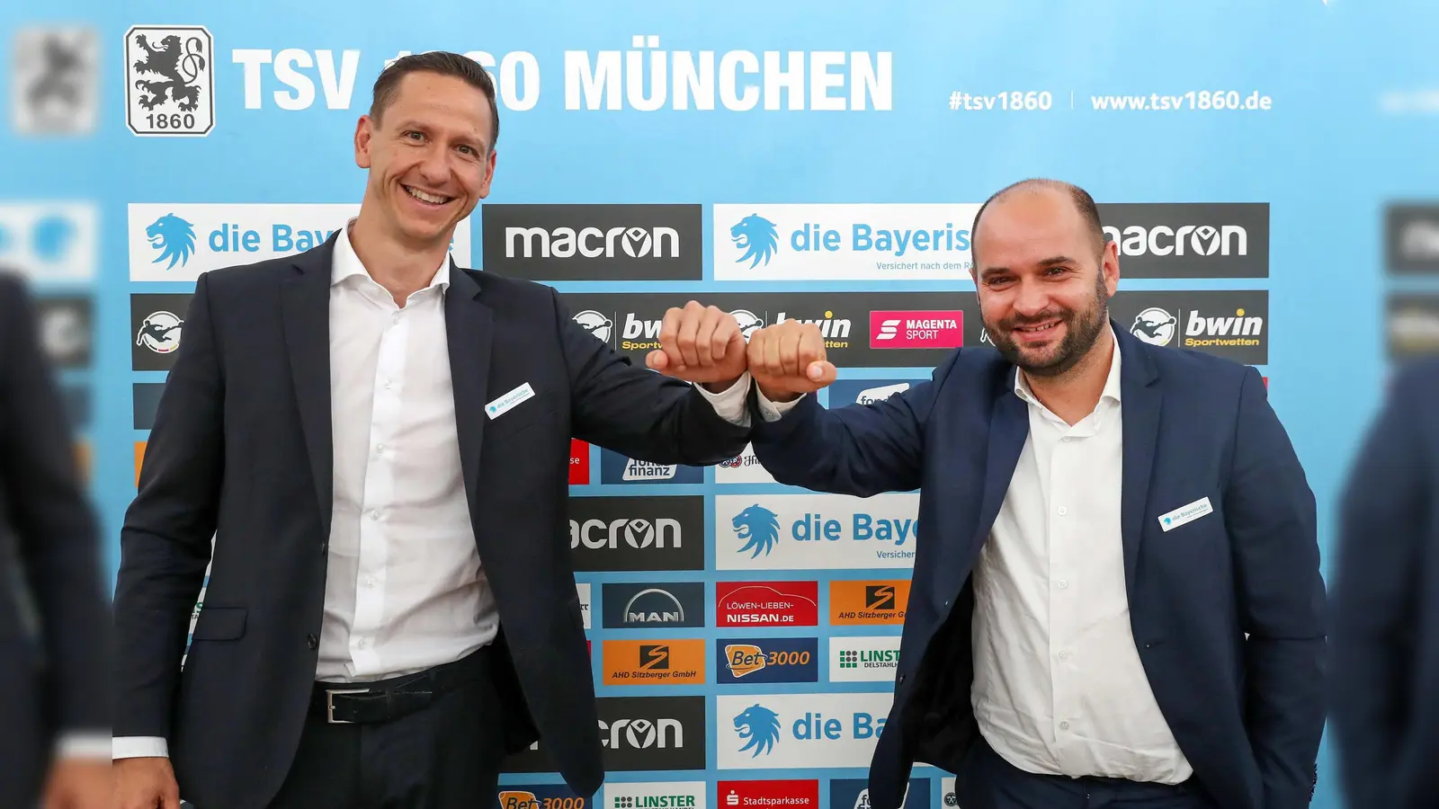 Stabwechsel in Giesing: Pfeifer und Scharold.  (Foto: TSV 1860 München)