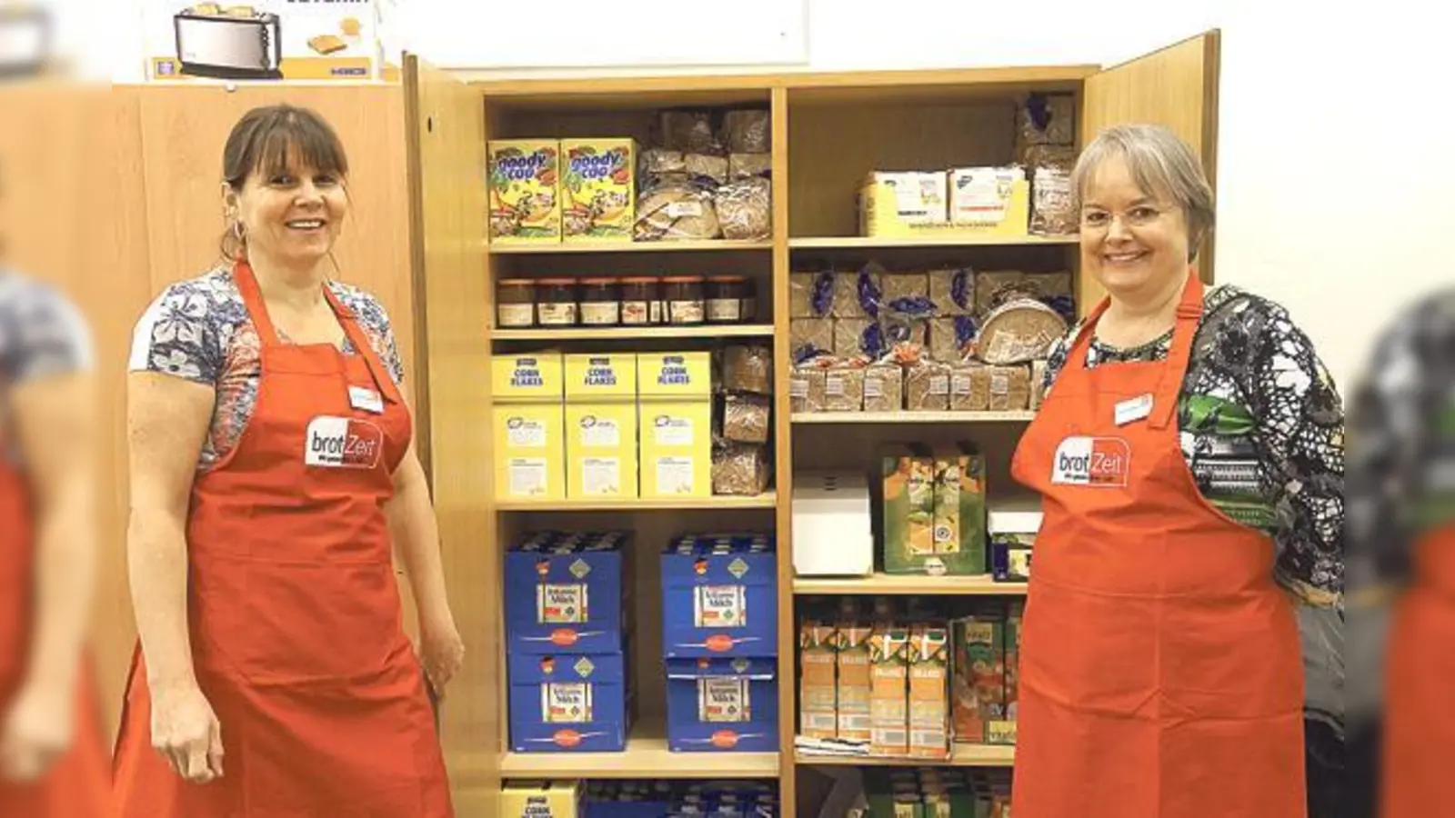 Petra Rottmann und Angelika Epple engagieren sich bei BrotZeit e.V. in der Grundschule am Pfanzeltplatz..	 (Foto: oh)