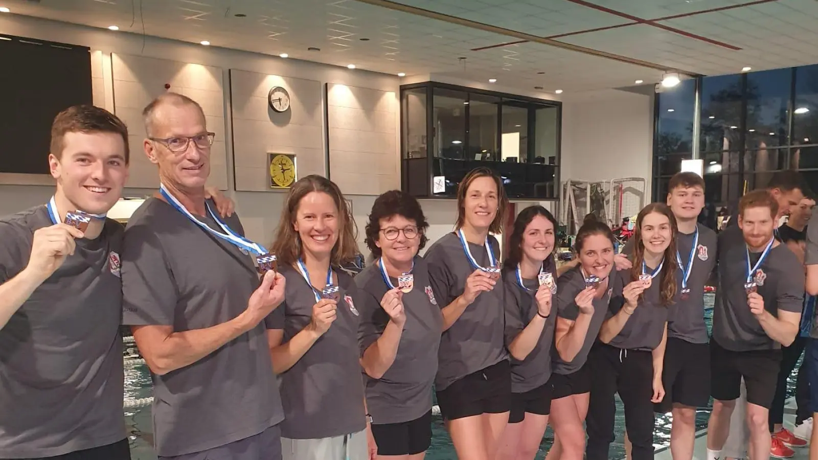 Freuten sich über ihre guten Ergebnisse: die stolzen Medaillengewinner. (Foto: SSG Neptun)