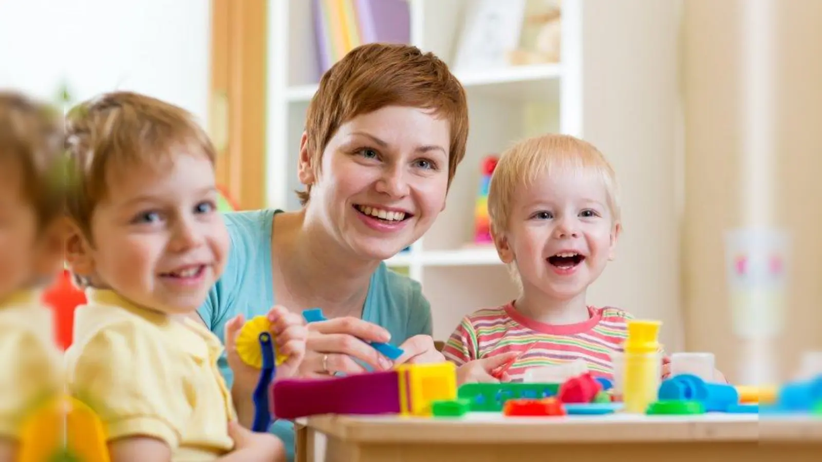 Tagesmütter und -väter werden gebraucht. Sie bieten Kindern tagsüber einen geregelten und liebevollen Betreuungsplatz. (Foto: AdobeStock_76321082 Oksana Kuzmina)