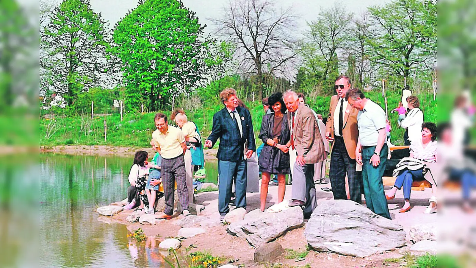 Der bekannte Tierfilmer übernahm zur Eröffnung des Neubiberger Umweltgartens im Jahr 1988 die Schirmherrschaft und überzeugte sich vor Ort von der Einmaligkeit des Projekts. (Foto: Gemeindearchiv Neubiberg)