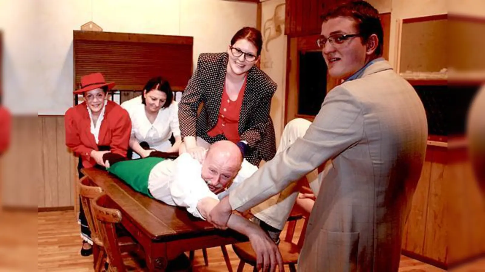 Christa Holzer, Michaela Knoblauch, Manuela Schuster, Erwin Weingärtner und Maxi Zuleger (v. l.). 	 (F.: VA)