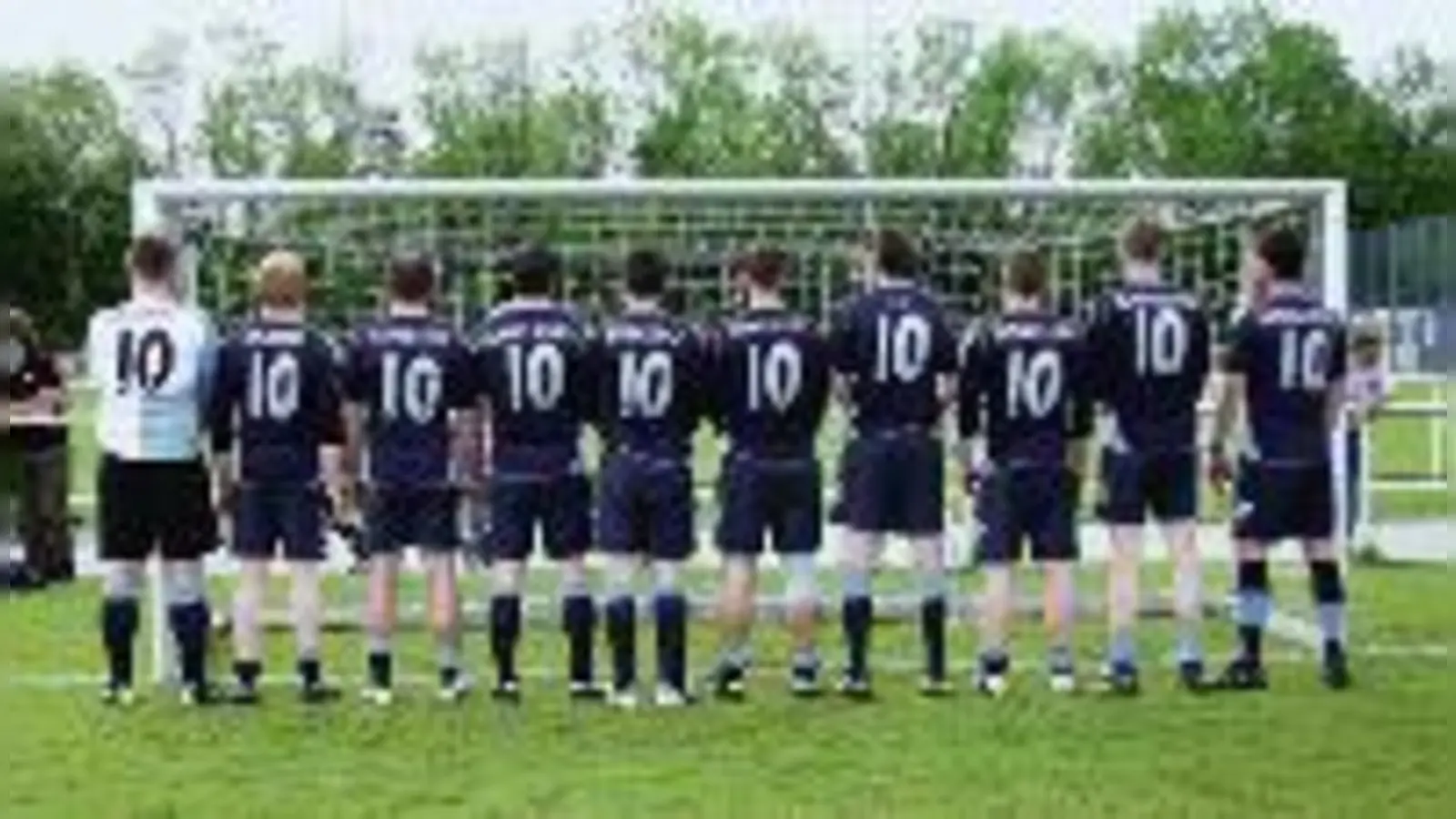 Neulich beim Team der  (Foto: »Wer kriegt eigentlich die 10?«  »Alle oder keiner!«  »Na, dann alle.«)