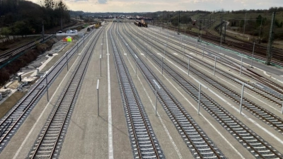 Zentrales Drehkreuz: Der zwischen Moosach, Ludwigsfeld und der Fasanerie gelegene Rangierbahnhof München Nord ist um 6,4 Kilometer Gleise erweitert worden. (Foto: DB AG )