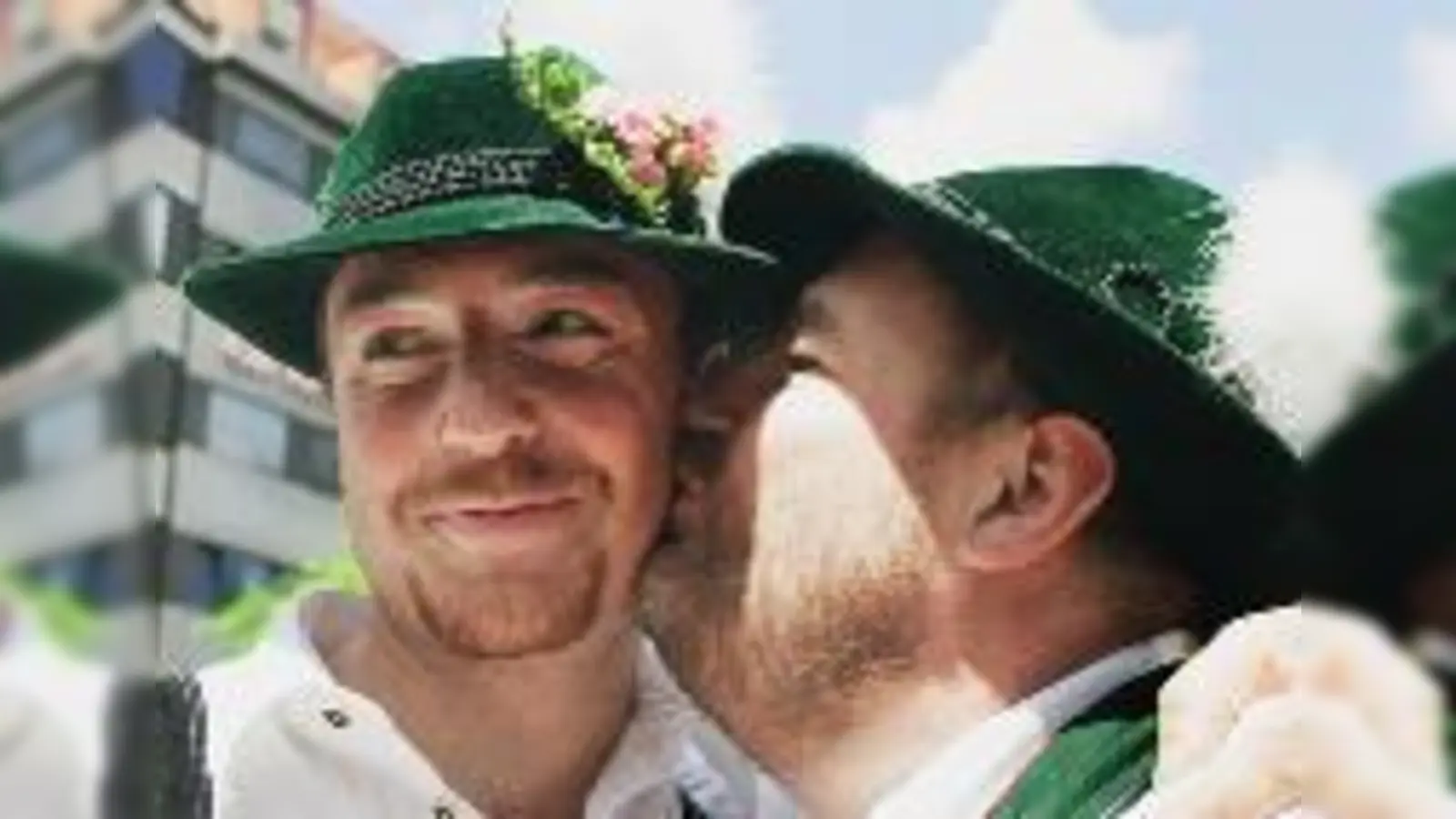 Ein Bussi aufs Backi: Am Samstag gayts in der Innenstadt ab.  (Foto: VA)