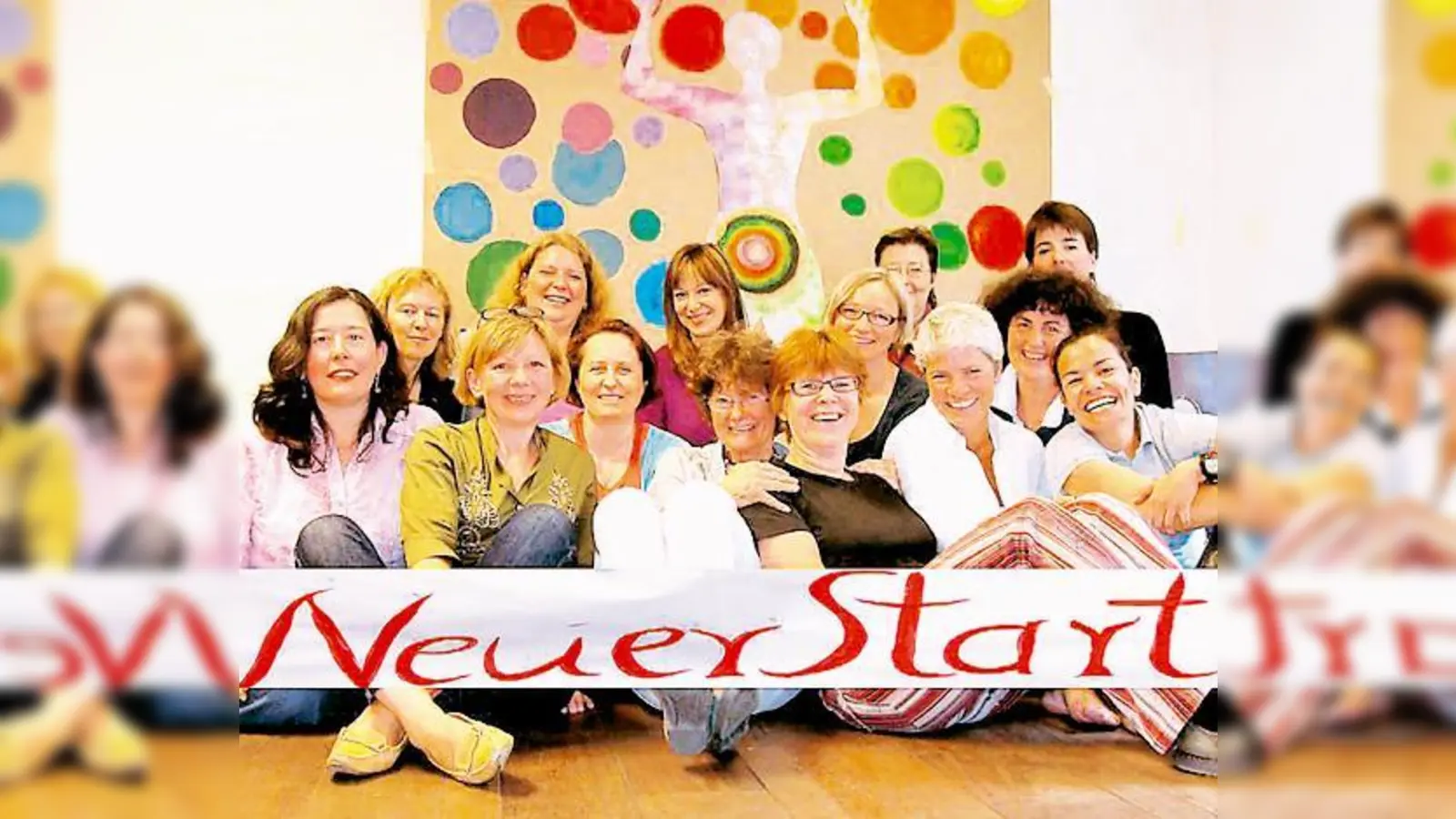Frauen lassen sich für den beruflichen Wiedereinstieg bei »Neuer Start« schulen.  	 (Foto: VA)