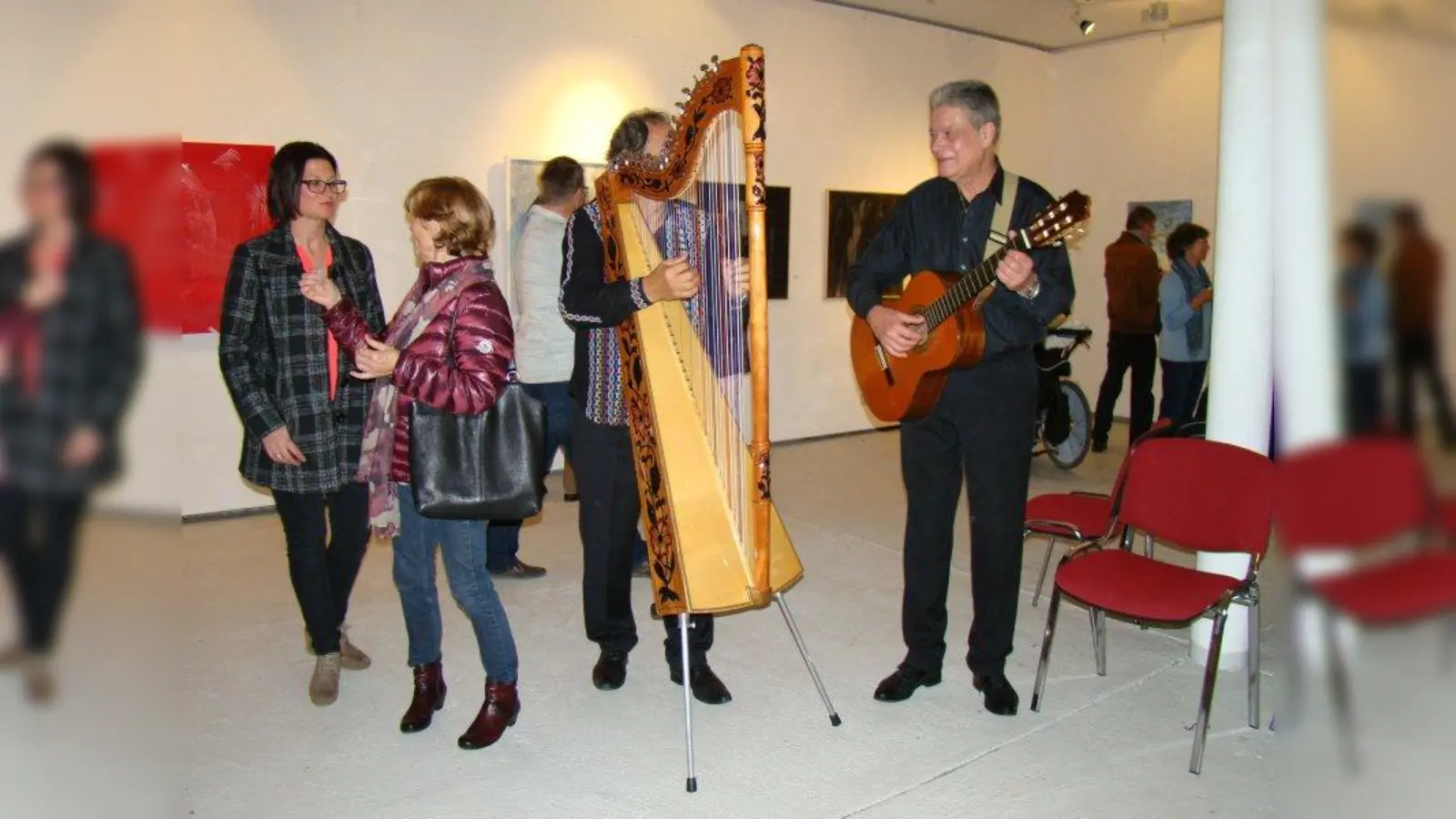 Spanische Klänge bei der Vernissage der „Schwarzen Wochen”. (Foto: pst)