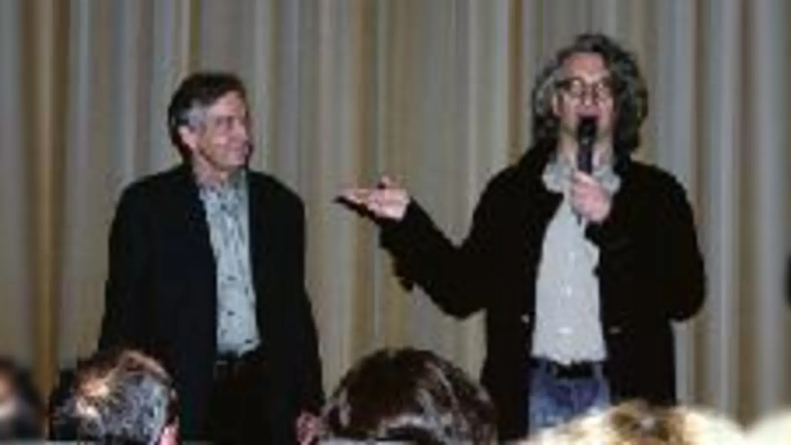Regisseur Wim Wenders (rechts mit Thomas Kuchenreuther) beantwortete bei der Vorpremiere von »Palermo Shooting« in Schwabing  (Publikumsfragen.F.: ko)