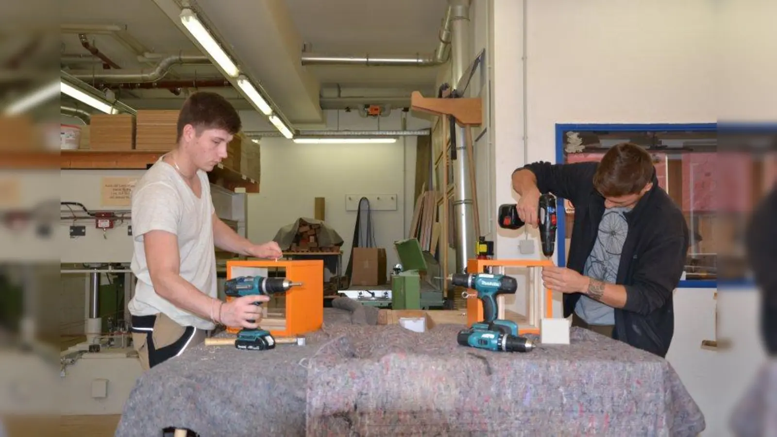Auch in diesem Jahr besteht die Möglichkeit, bei teilnehmenden Innungsschreinern Vogelhäuschen in einem außergewöhnlichen Design zu basteln. (Foto: Schreiner Innung München)
