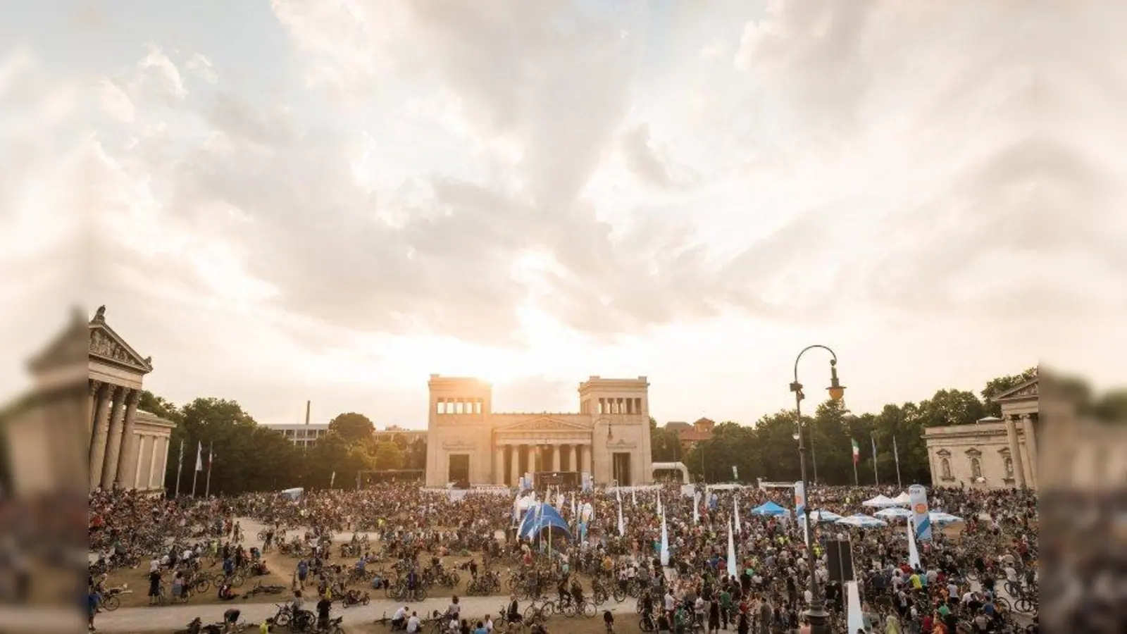 15.000 Menschen nahmen heuer an der Radlnacht teil. (Foto: Jonas Nefzger)