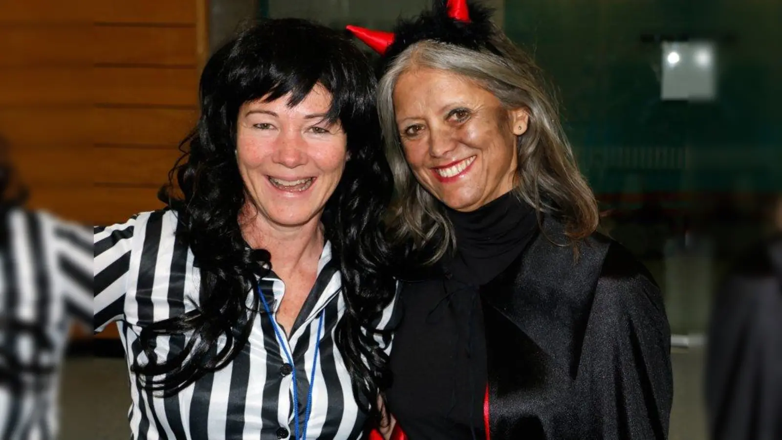 Sie organisierten den gelungenen Kinderturnfasching des TSV Starnberg, v.l.: Susi Mörtl und Doris Kunz. (Foto: Benedikt Pohlus)