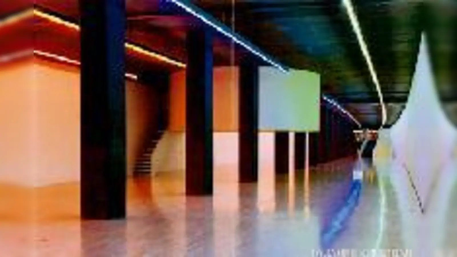 Mit der Neon-Installation von Dan Flavin feiert das Lenbachhaus 10-Jähriges.	 (Foto: Lenbachhaus)