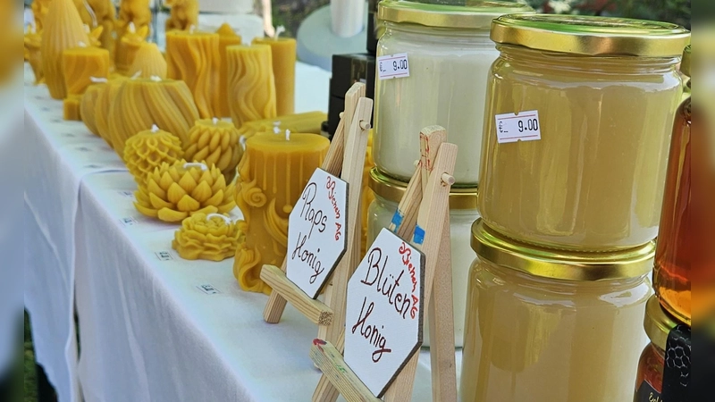 Viele Honigprodukte standen beim Aktionsnachmittag zum Verkauf. (Foto: Privat)