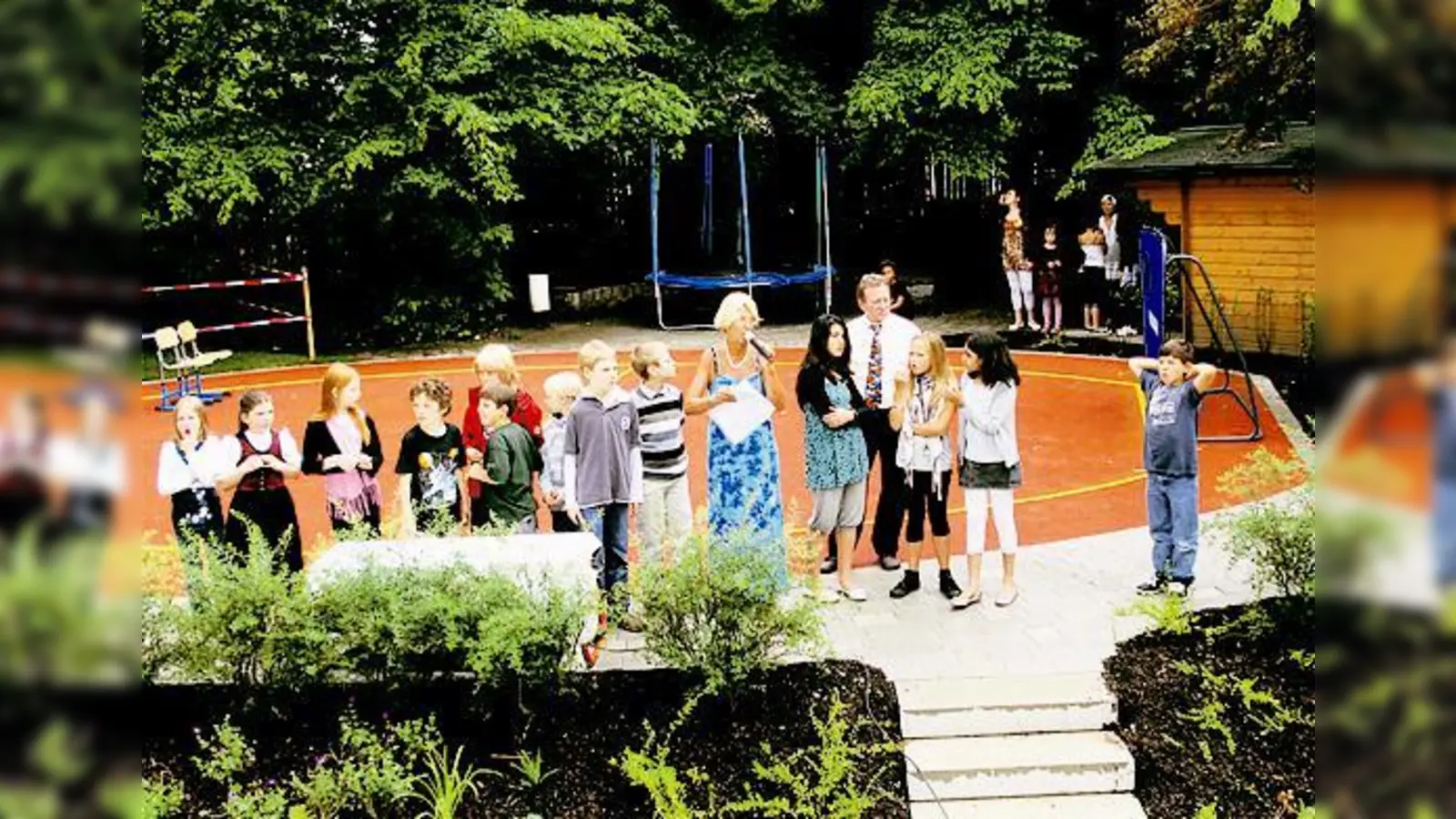Angelika Schorer begrüßte die Gäste.  (Foto: BRK)