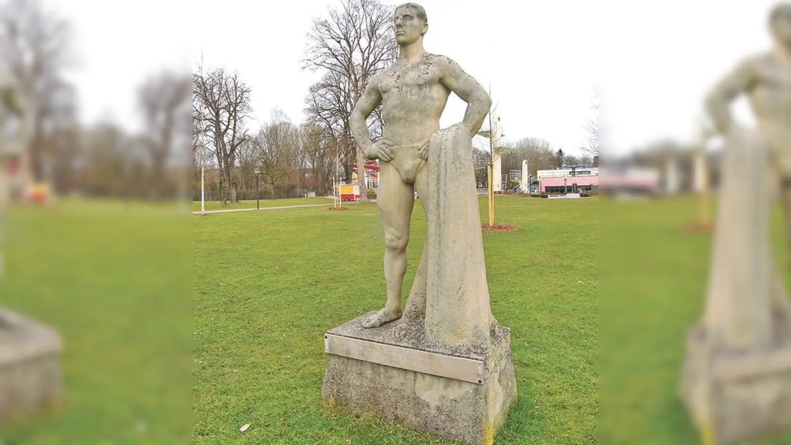 Noch bewacht die Statue des Schwimmers im Unterhachinger Freibad nur die leere Liegewiese, ab Anfang Mai soll 	das Bad sich wieder mit Leben füllen. 	 (Foto: VA)