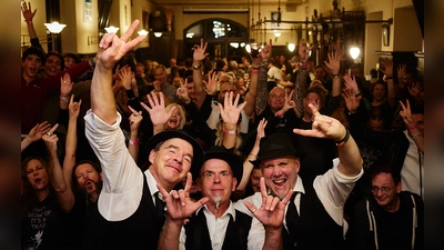 In vielen Lokalen im Viertel heißt es am Samstag, 25. Oktober, Bühne frei für die Neuhauser Musiknacht. Im Bild: Los Sopranos, die 2023 im Sappralott auftraten.  (Foto: Christian Vogel)