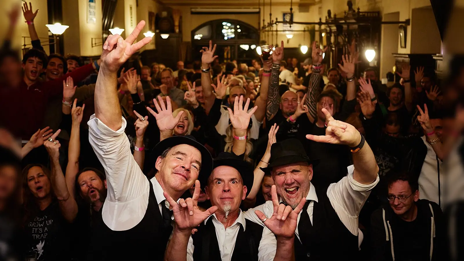 In vielen Lokalen im Viertel heißt es am Samstag, 25. Oktober, Bühne frei für die Neuhauser Musiknacht. Im Bild: Los Sopranos, die 2023 im Sappralott auftraten.  (Foto: Christian Vogel)