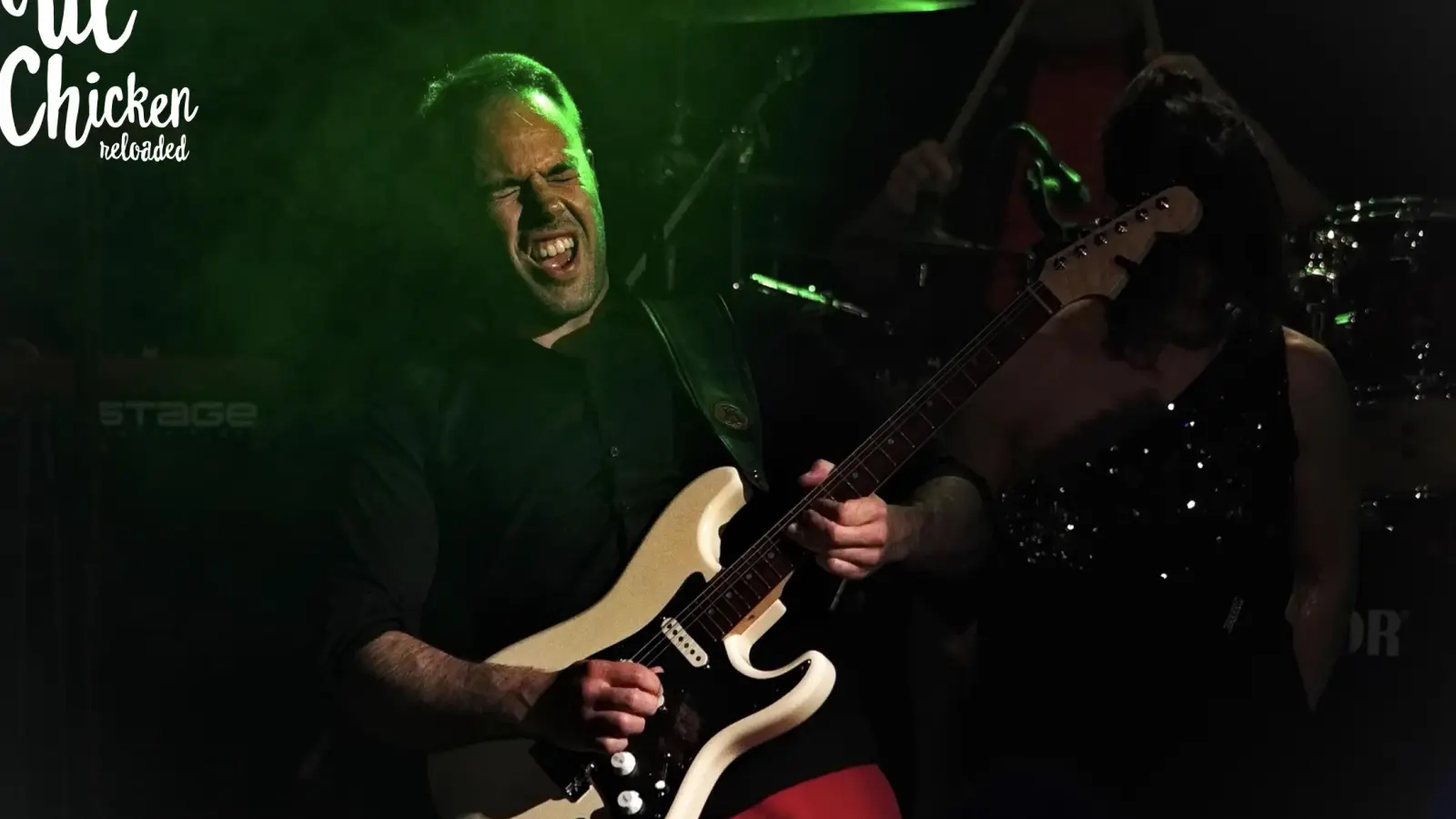 Gitarrist Max Greger ist seit 2008 Teil von Soulchicken und in der Reloaded-Version immer noch mit dabei. (Foto: Florian Reim)