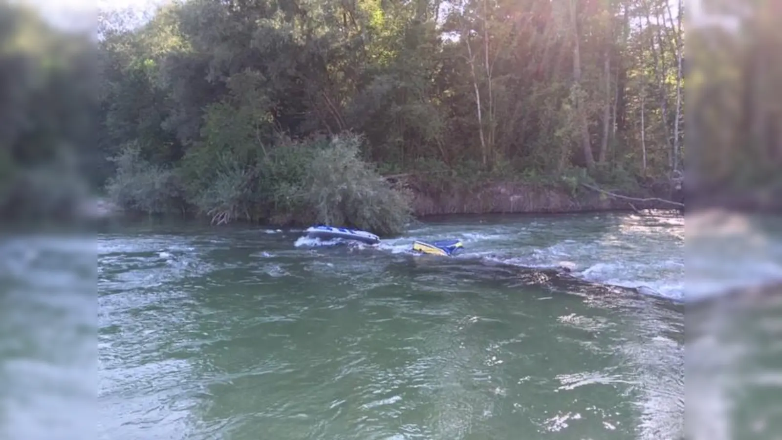 Bei der Kollision mit dem Baumstamm droht Lebensgefahr. (Foto: Freiwillige Feuerwehr Straßlach)