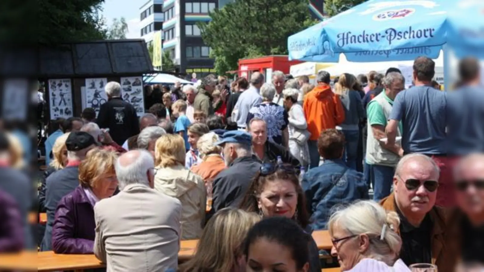 Obwohl weit mehr Besucher kamen als erwartet, blieb das Martinsrieder Dorffest urgemütlich.   (Foto: VA)