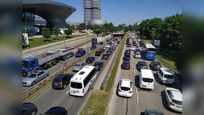 München ist Deutschlands "Stau-Hauptstadt". 87 Stunden jährlich steht man auf Münchens Straßen durchschnittlich im Stau. Höchste Zeit, dass sich was ändert.  (Foto: Stefan Dohl)