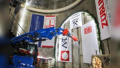 Das 55 m lange Rettungsbauwerk liegt in bis zu 34 Metern Tiefe an der Hackerbrücke. (Foto: DB AG/panterra.tv)