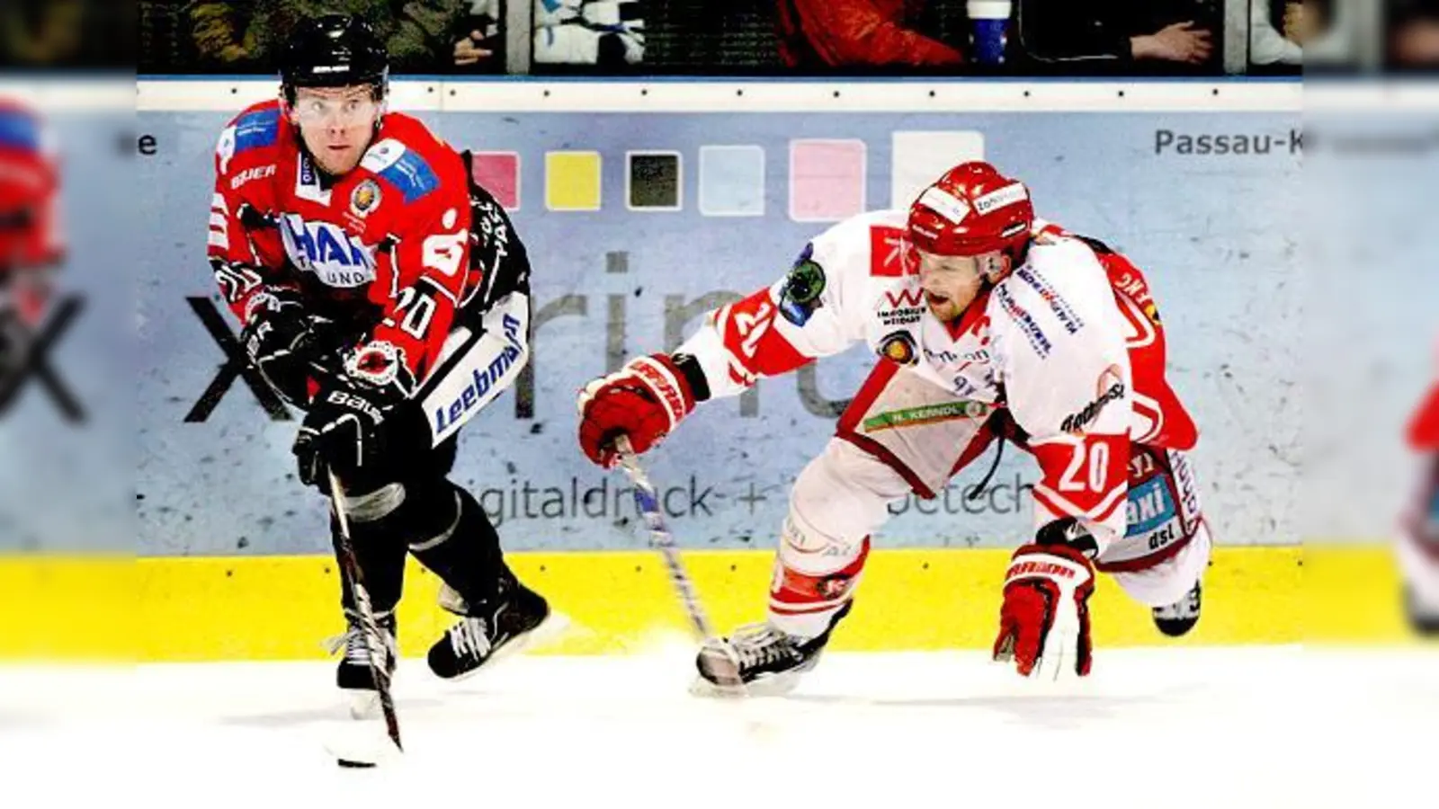 Gert Acker (r.), der seinen Vertrag soeben verlängert hat, hier im Oberligaspiel vergangenes Jahr beim 4:1-Sieg in Passau, zwei Tage vor seiner schweren Verletzung.	 (Foto: smg/STOCK4press)