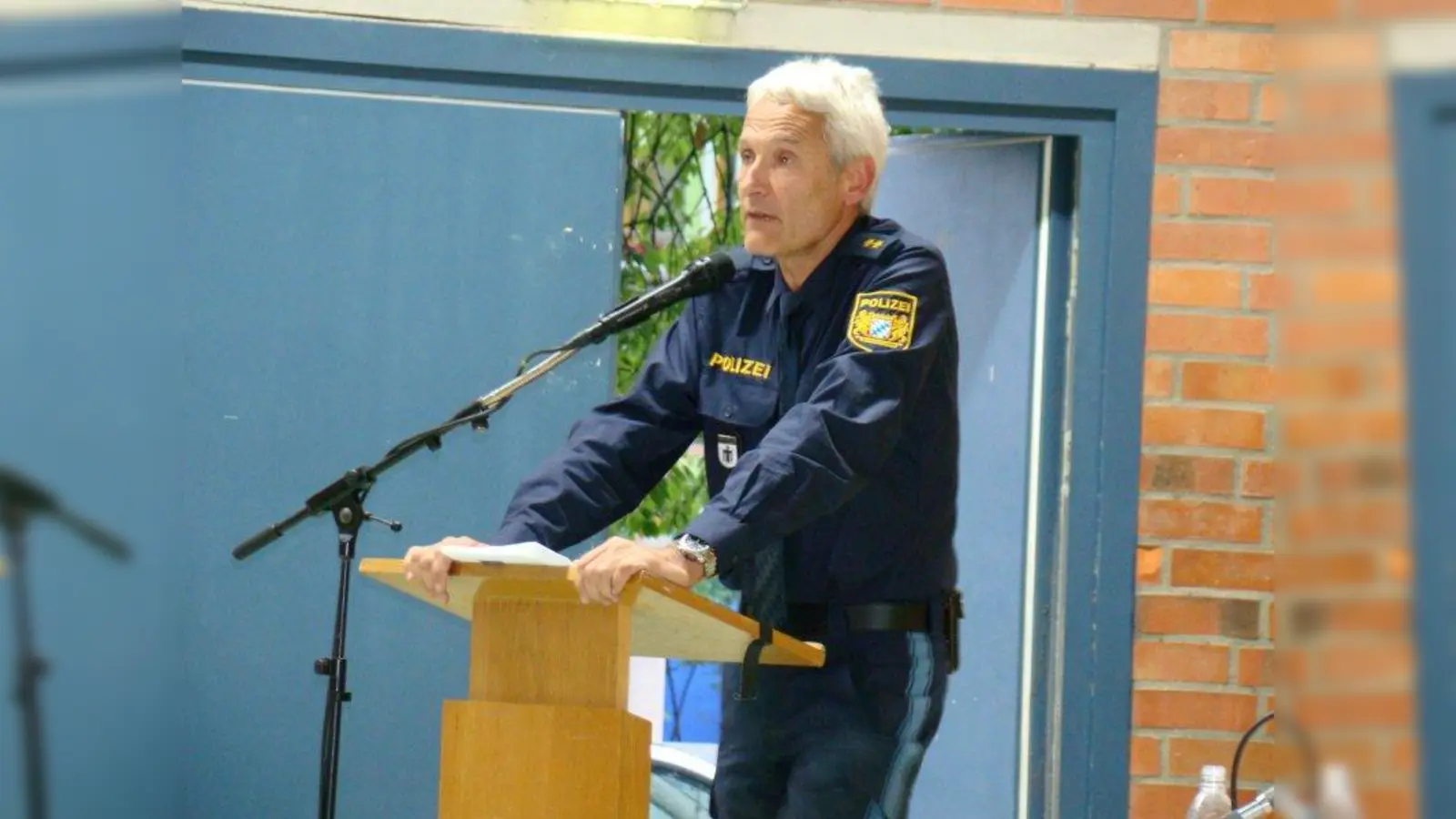 Peter Löffelmann, Leiter der PI 45, stellte den Sicherheitsreport in der neuen Uniform vor. (Foto: pst)