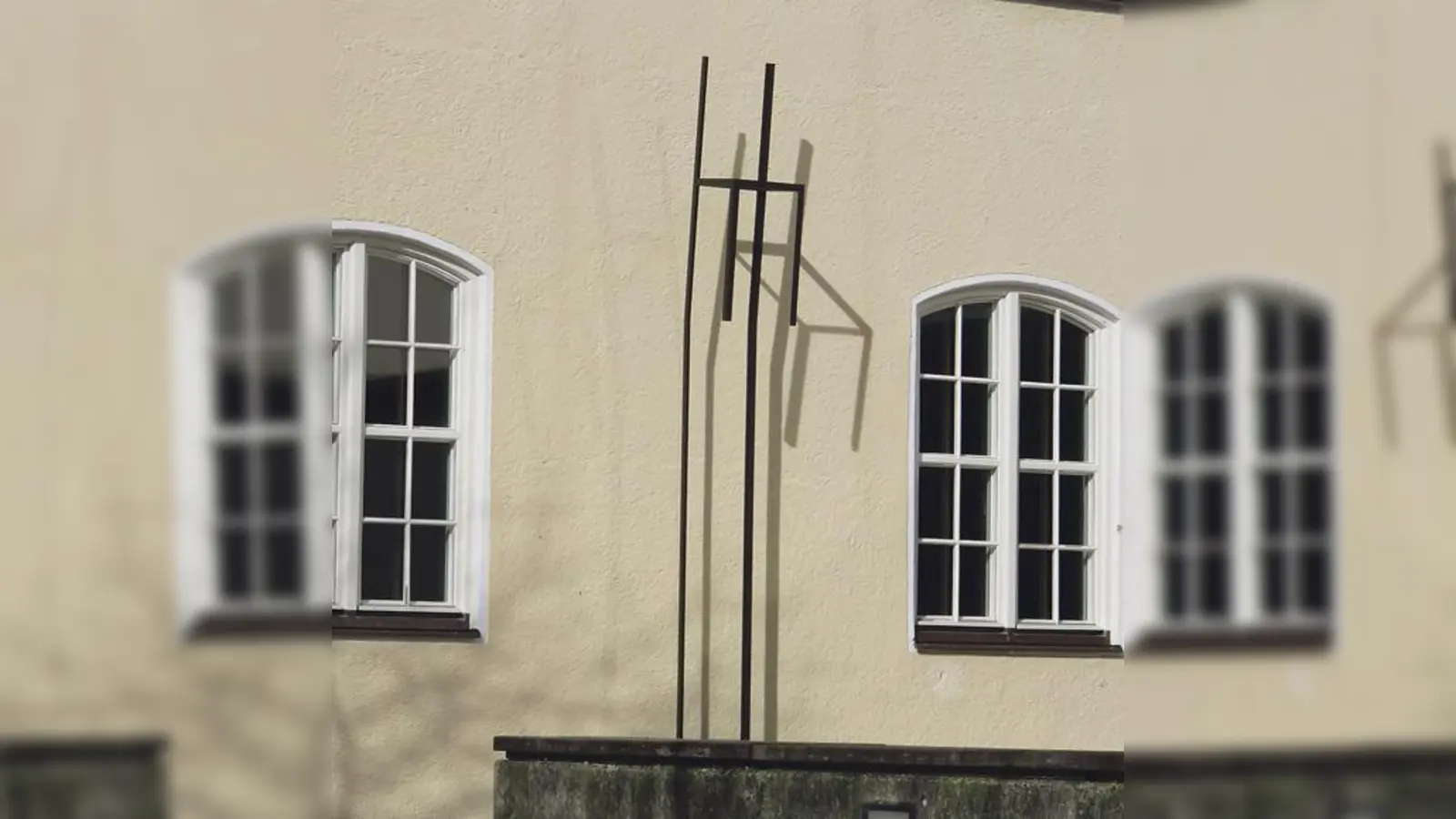 Der Leere Stuhl am Pasinger Rathaus. 	 (Foto: VA)
