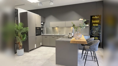 Mit seinem offenen Raumkonzept, hochwertigen Materialien und inspirierenden Gestaltungsideen präsentierte sich der KüchenMarkt rundum erneuert.  (Foto: Kompass Marketing GmbH)