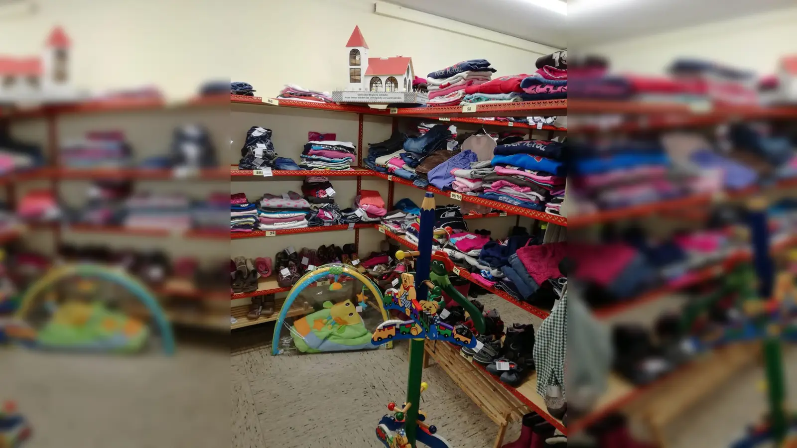 Im Second Hand Shop gibt es zwahlreiche Artikel rund um Baby und Kind zu günstigen Preisen. (Foto: privat)